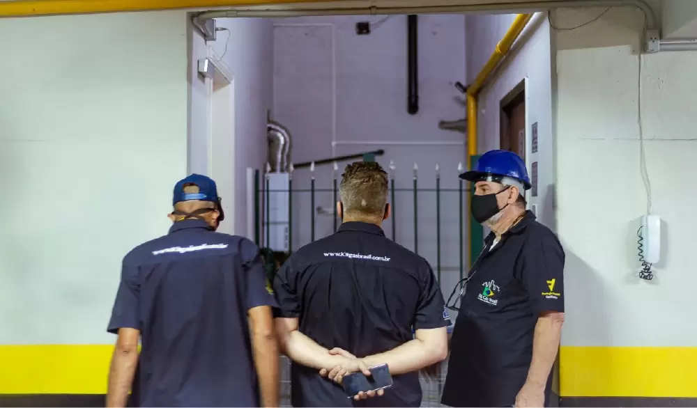 Funcionarios trabalhando